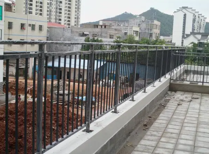锌钢阳台护栏安装后松动的原因及应对方法奇亿注册