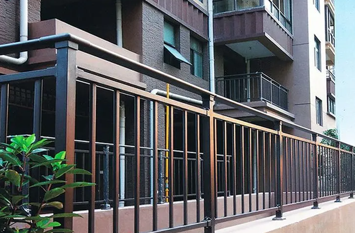 锌钢阳台护栏做表面处理的作用奇亿注册