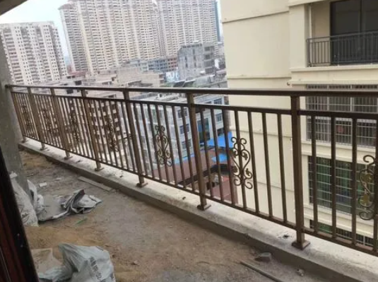 从最基础去了解锌钢材质的阳台护栏特性奇亿