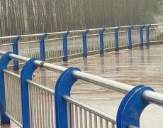 <strong>目前防撞栏杆市场价格已近低位奇亿注册</strong>